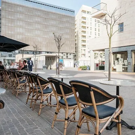 Cosy 1 Bedroom Apartment, Location Apartment *